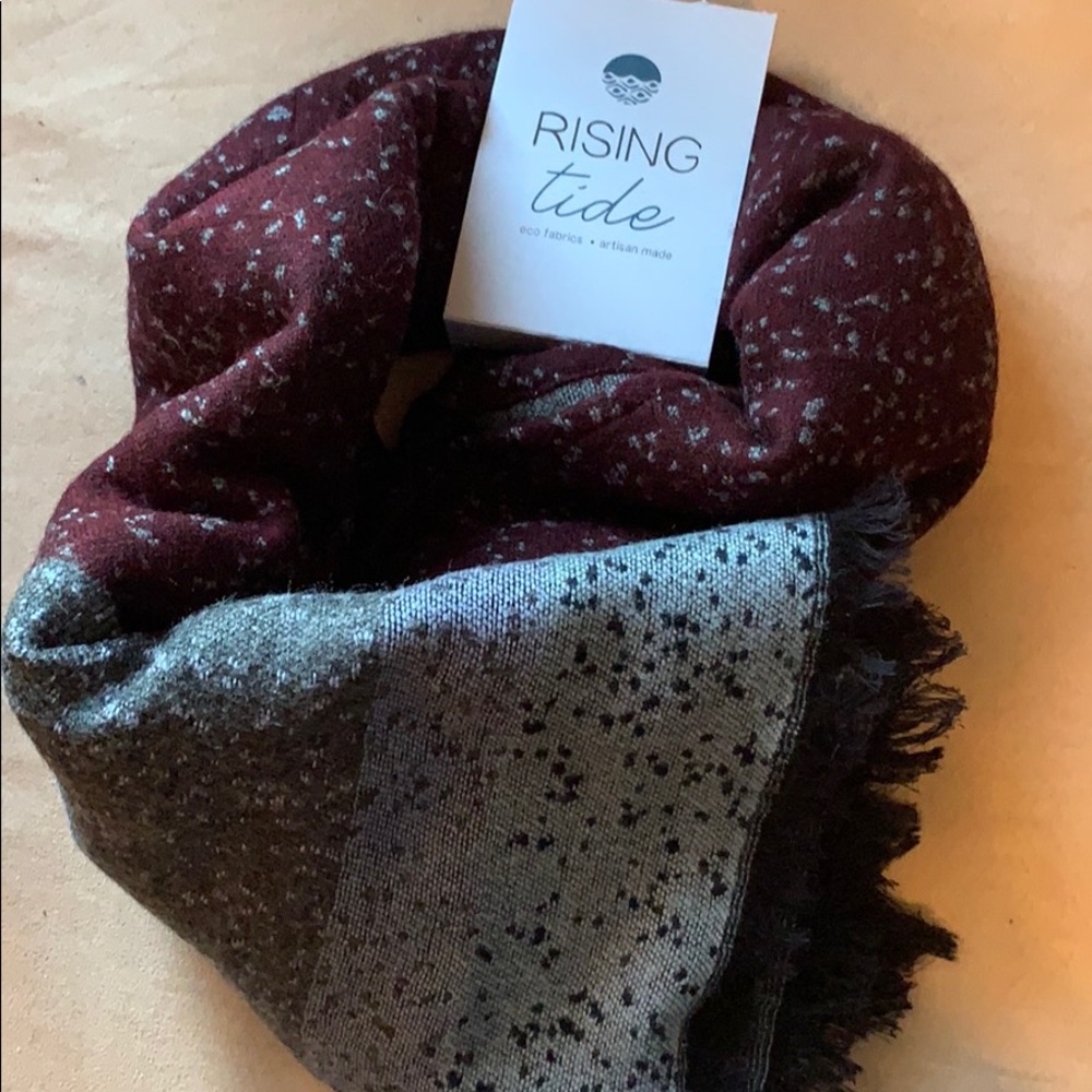 Rising Tide Scarf